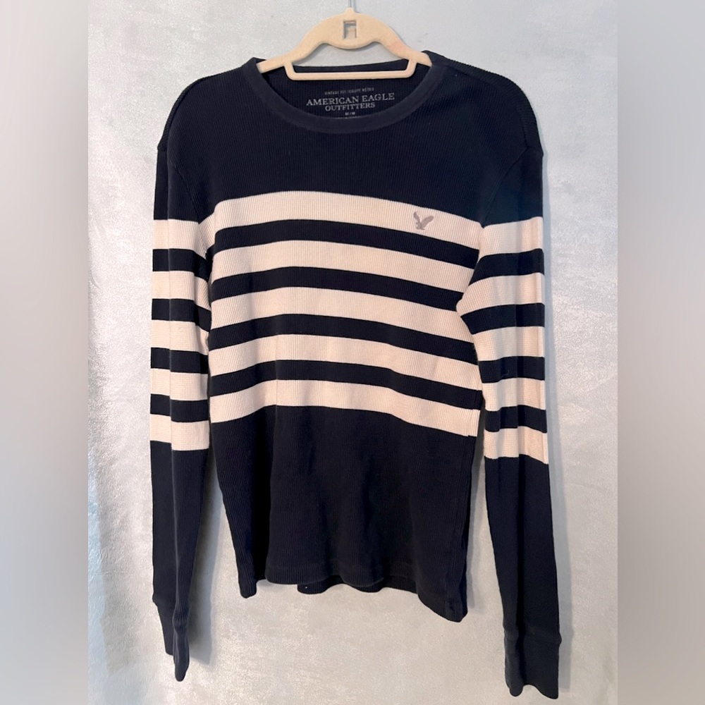American Eagle Sweater Size M Navy and Cream